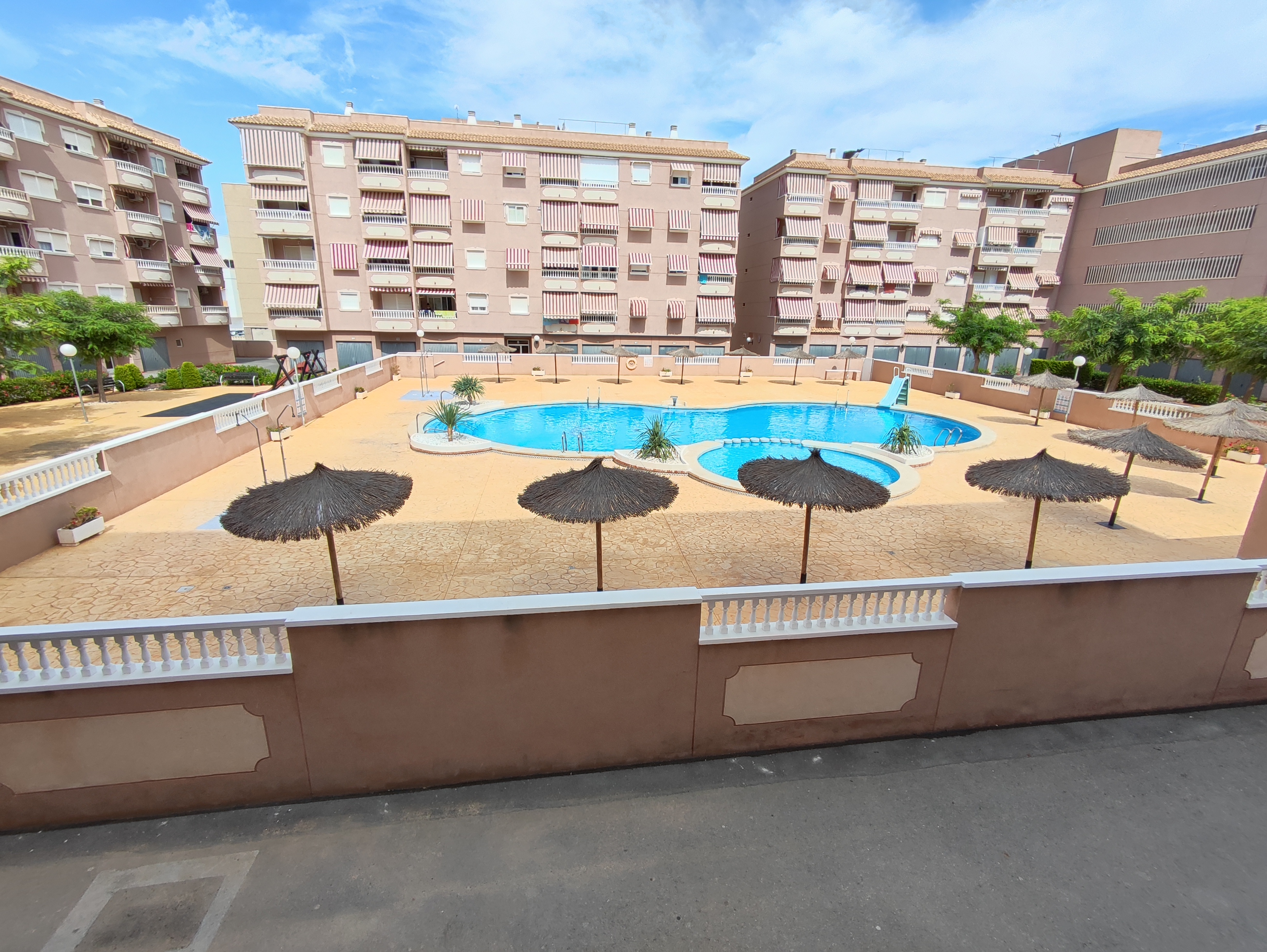 Piso equipado para docentes · Curso 2026/27 · 2 habitaciones · Santa Pola - playa lisa — imagen 1 de 13