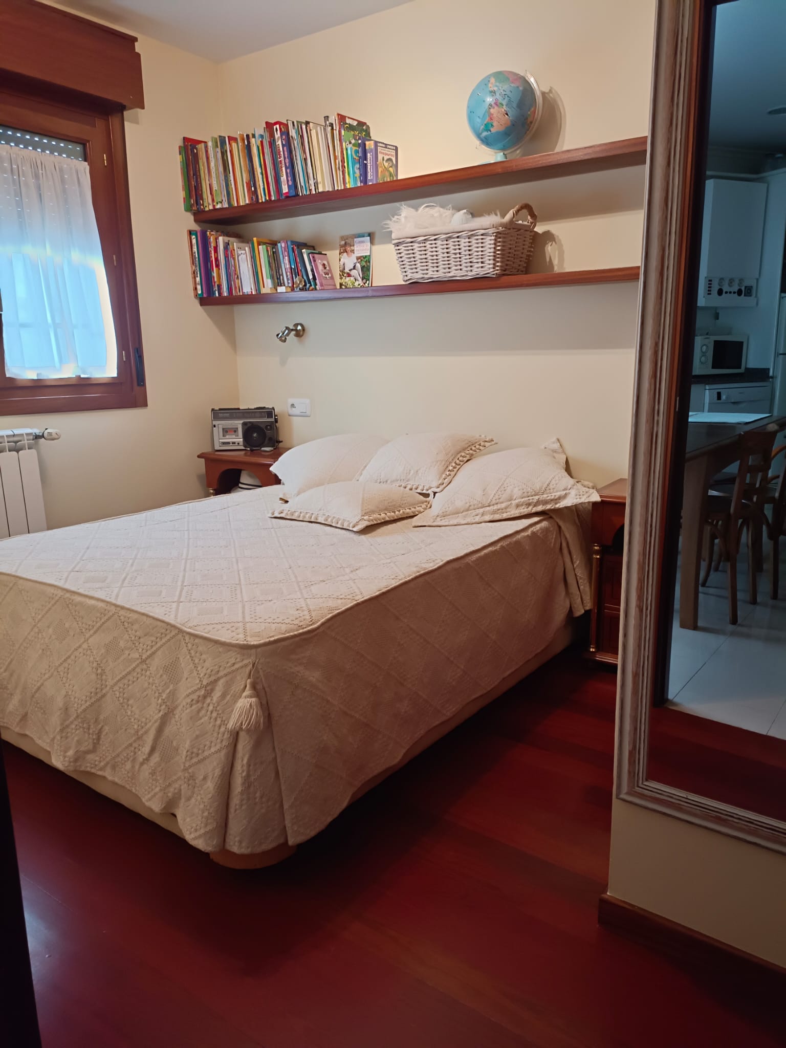 Apartamento luminoso en tercera planta con ascensor, en Ribadeo, cerca de la estación de autobuses. — imagen 1 de 5