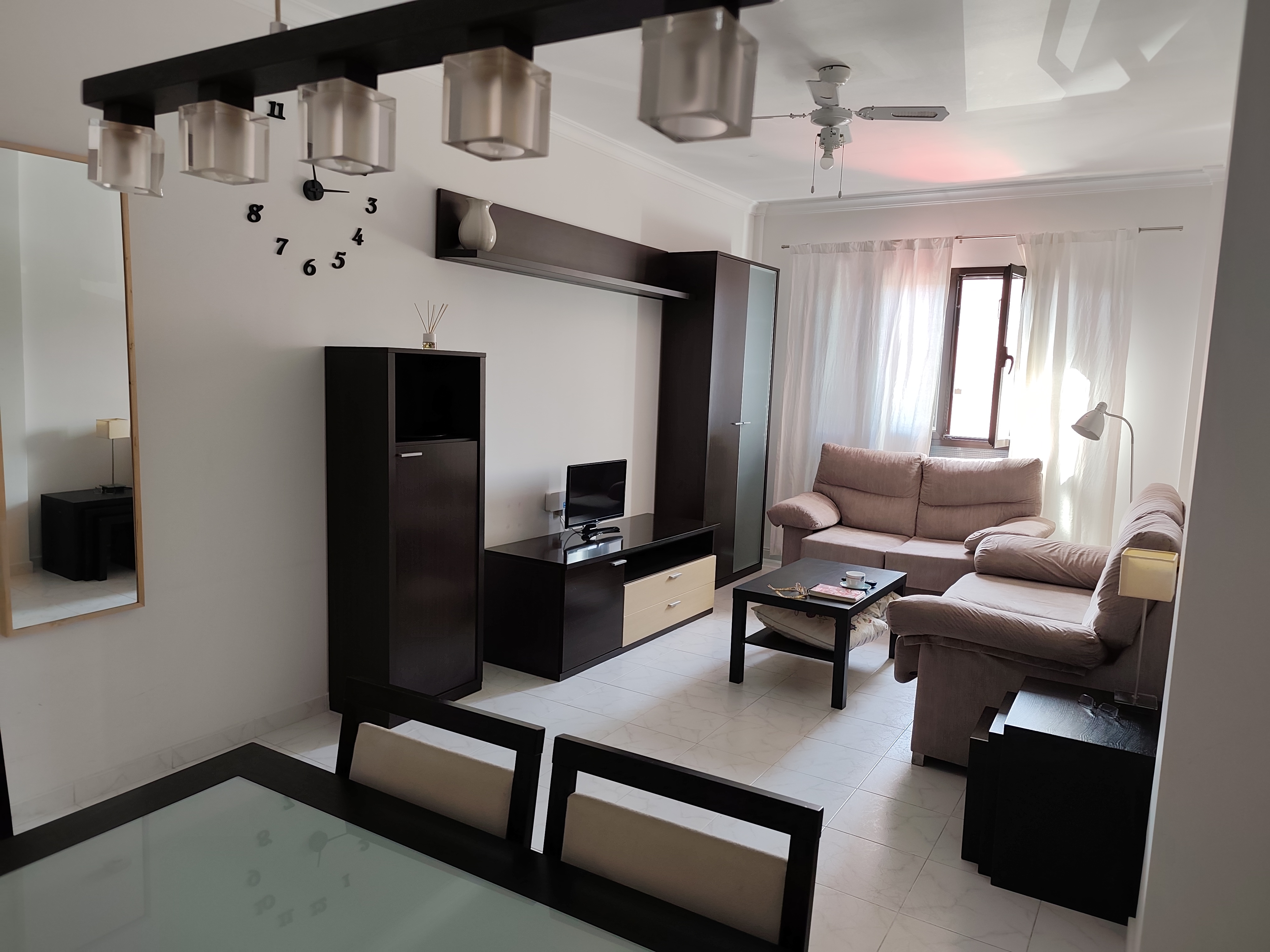 Vivienda grande amueblada — imagen 1 de 5
