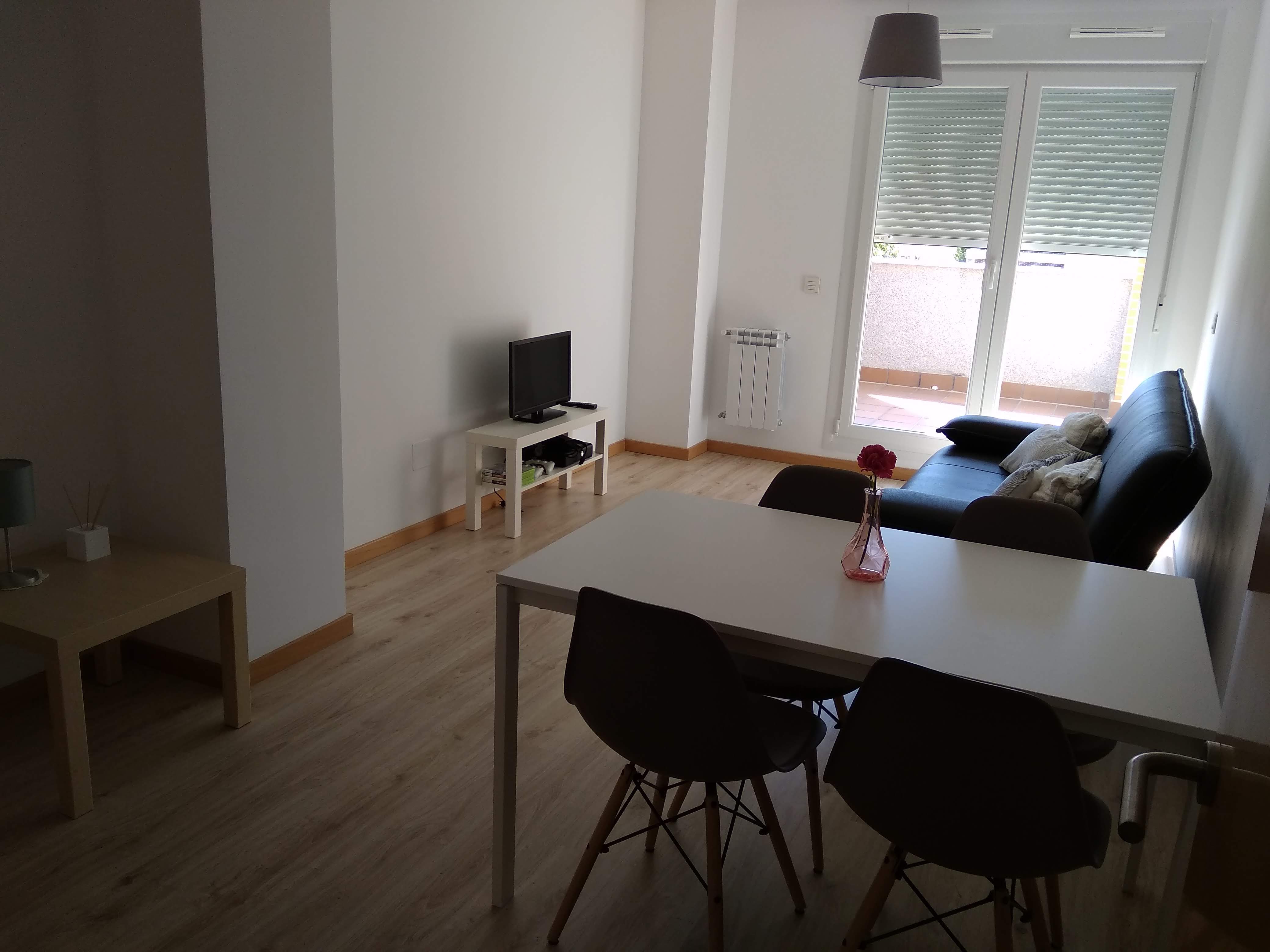 Alquiler de piso de 2 dormitorios en Parla Este — imagen 1 de 10