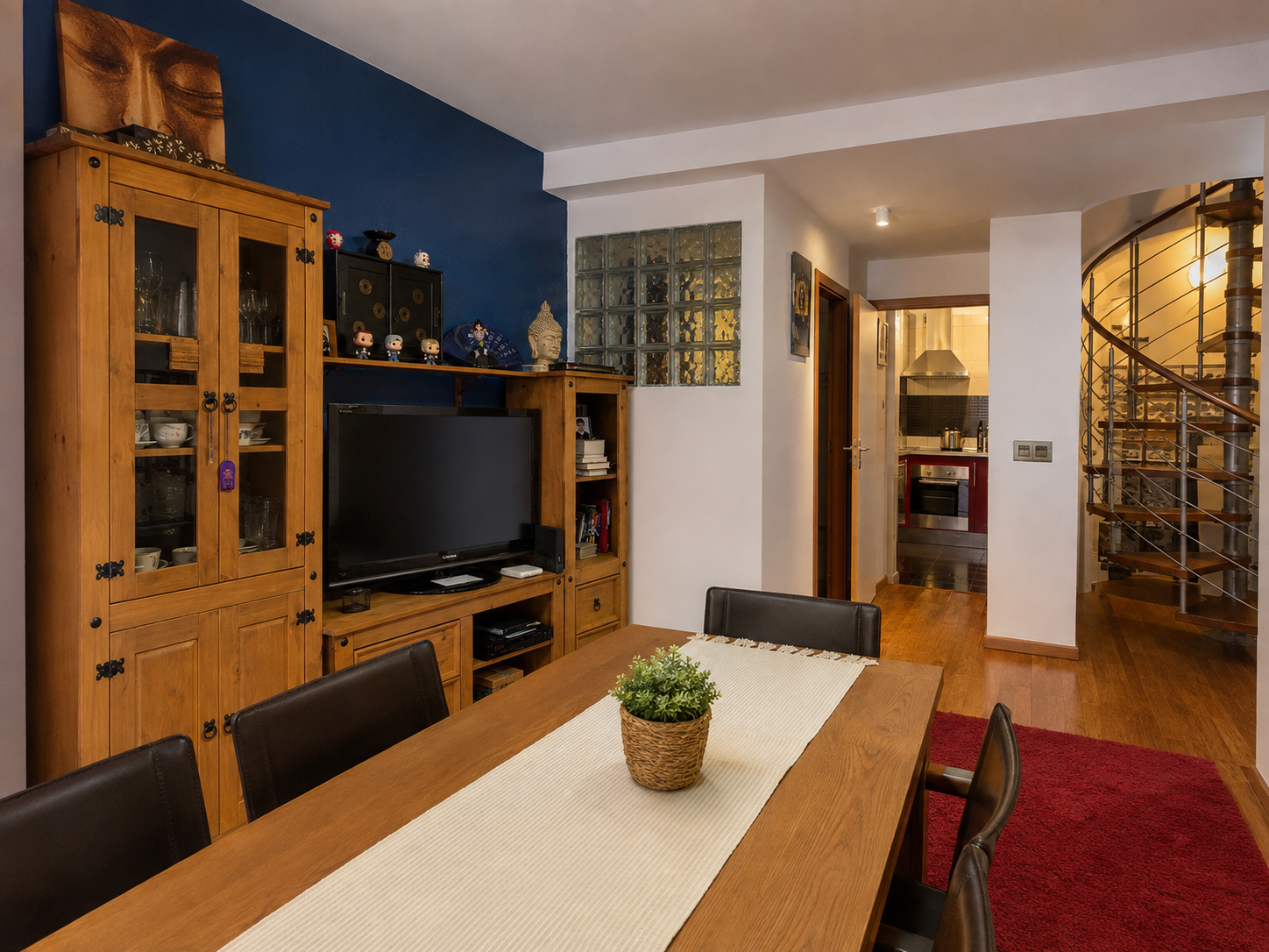 Casa con terraza en Nervión–Gran Plaza · Ideal para pareja docente