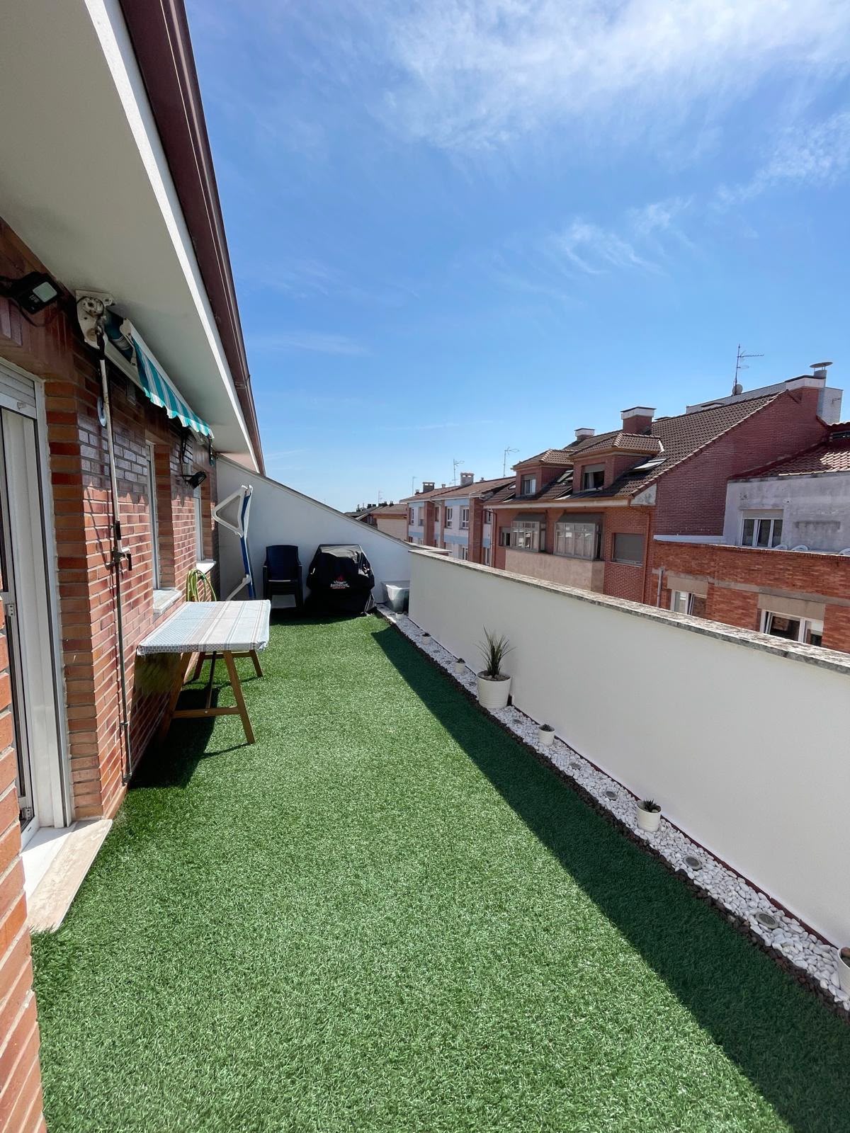 APARTAMENTO CON AMPLIA TERRAZA EN LUANCO — imagen 1 de 14
