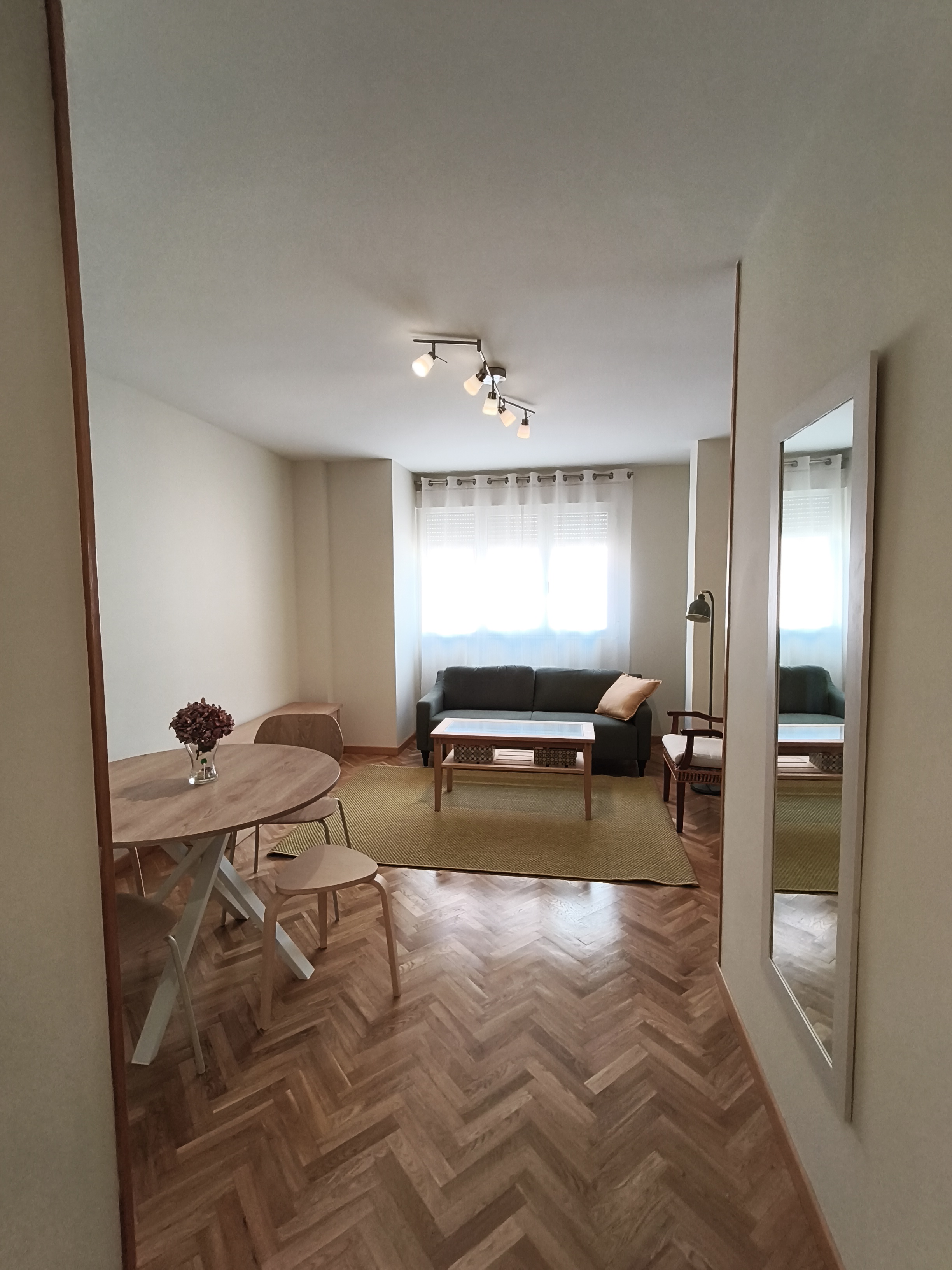 Habitación individual en piso a compartir en Segovia en calle Agapito Marazuela, 32 — imagen 1 de 20