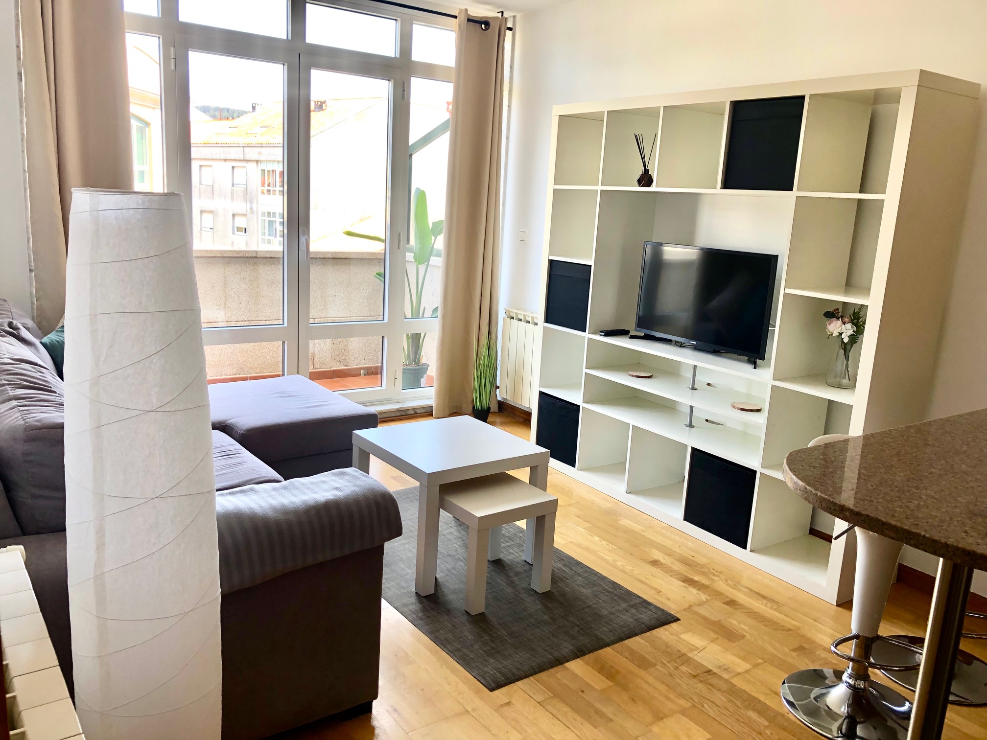 Piso céntrico nuevo en Negreira — imagen 1 de 9