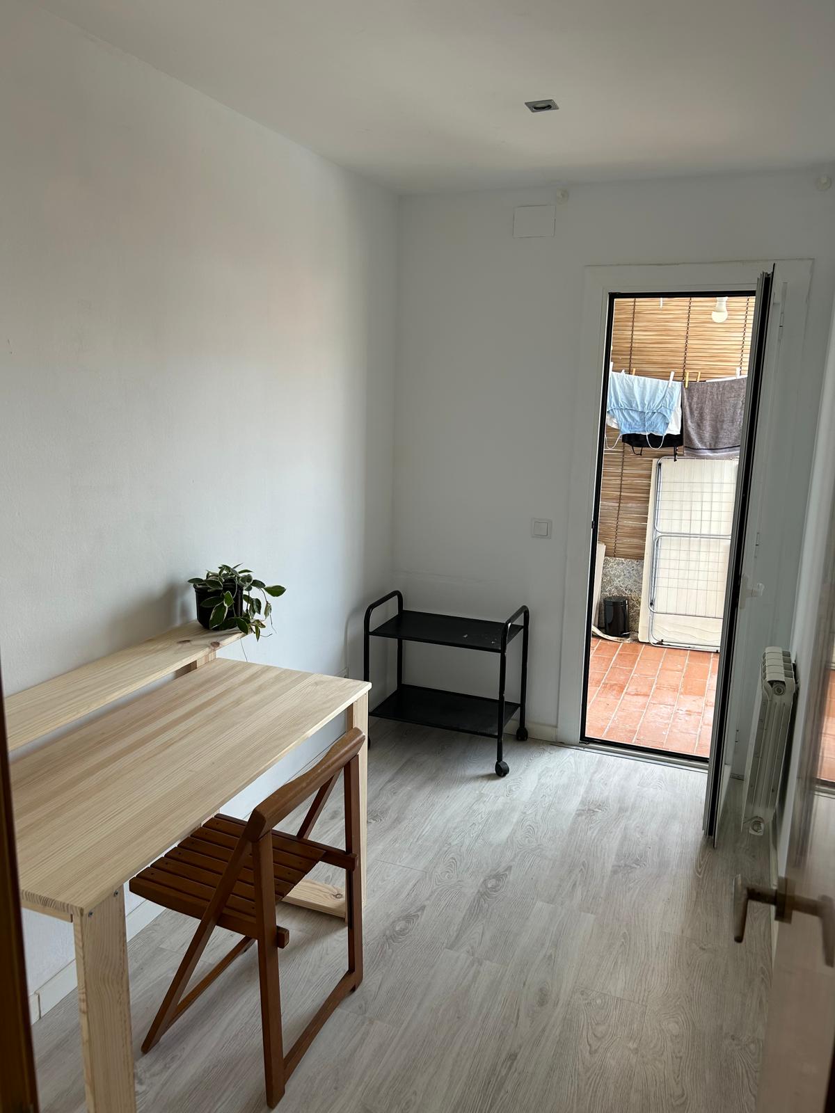 Lloguer d'habitació i estudi prop del centre de Mataró — imagen 1 de 4