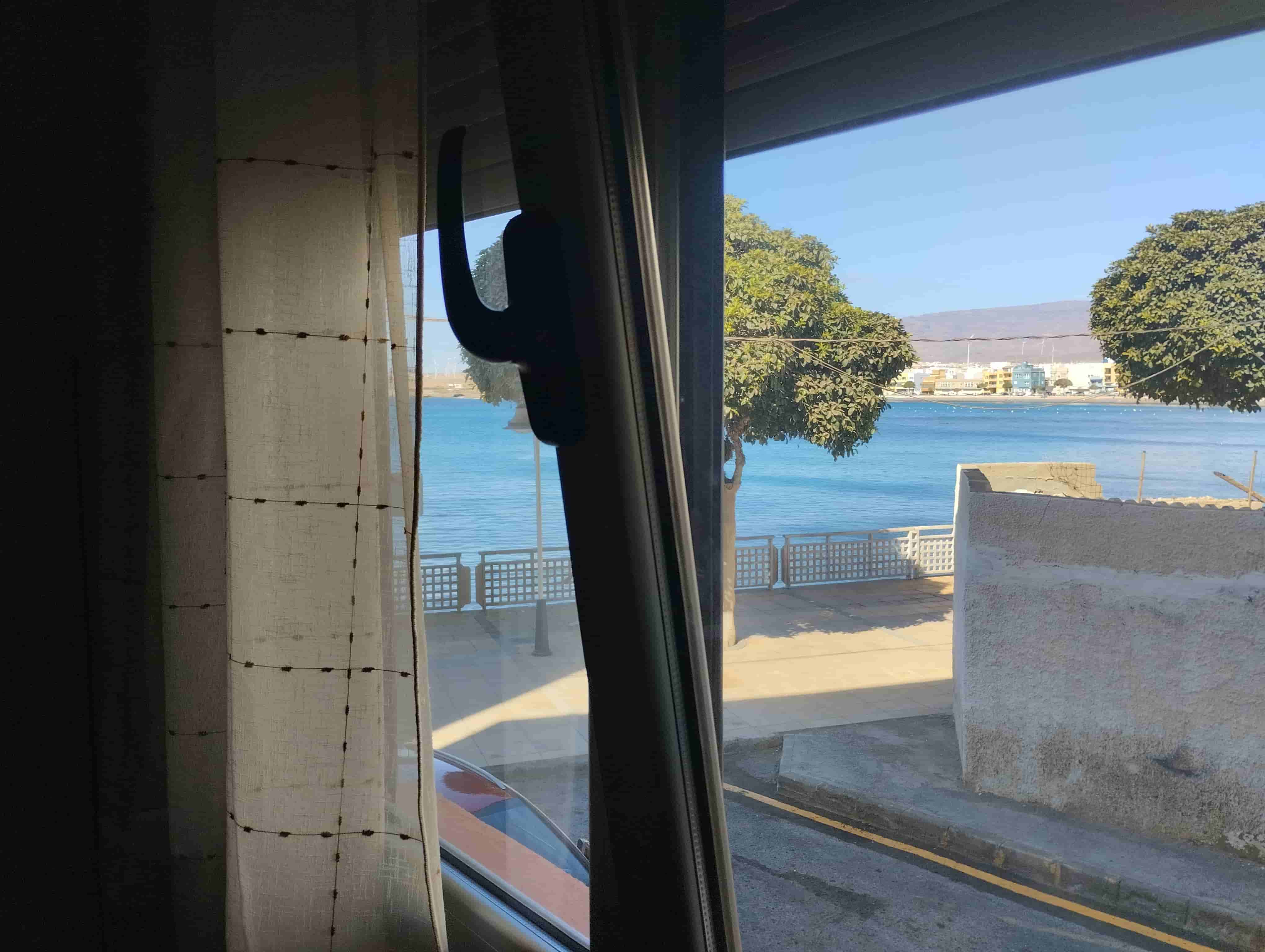 Piso con vistas al mar en Playa de Arinaga. — imagen 1 de 5