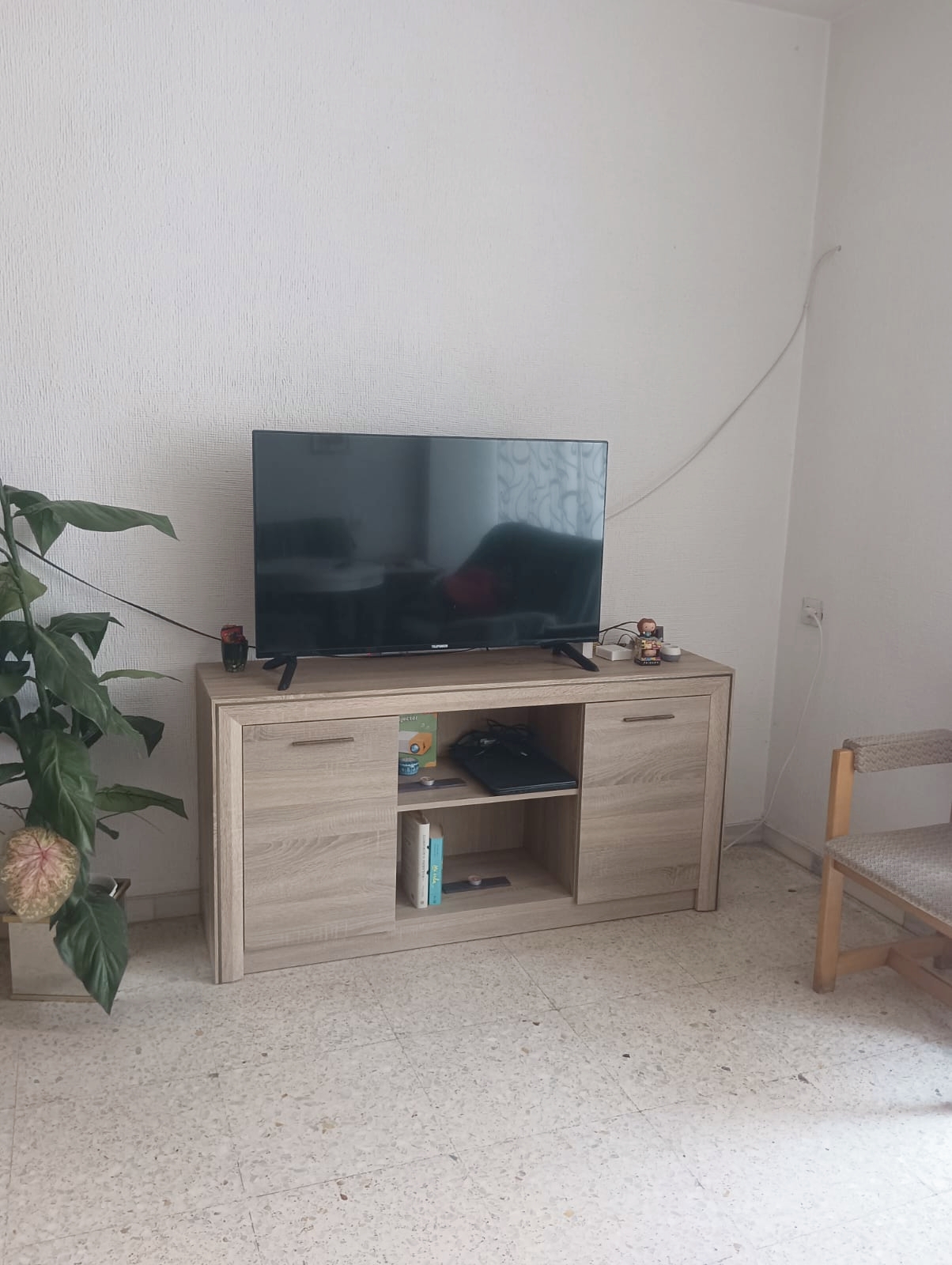 Se alquila habitación en Almería capital! — imagen 1 de 5
