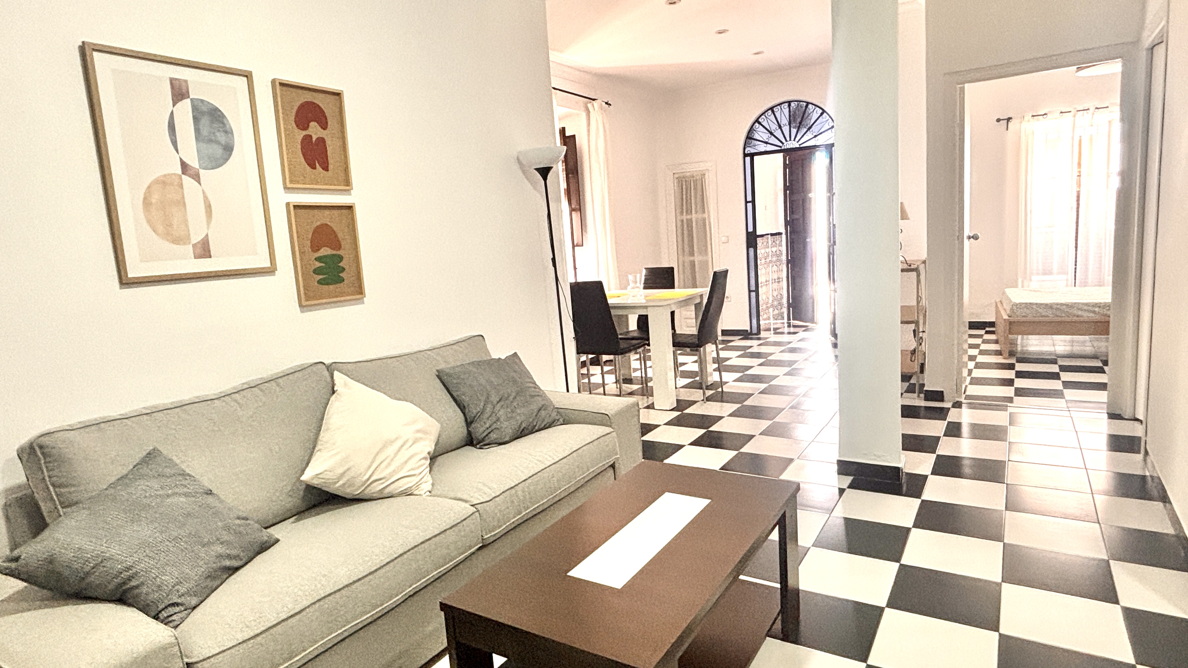 🏡 APARTAMENTO EN ALQUILER PARA PROFESORES – PLENO CENTRO DE UTRERA — imagen 1 de 6