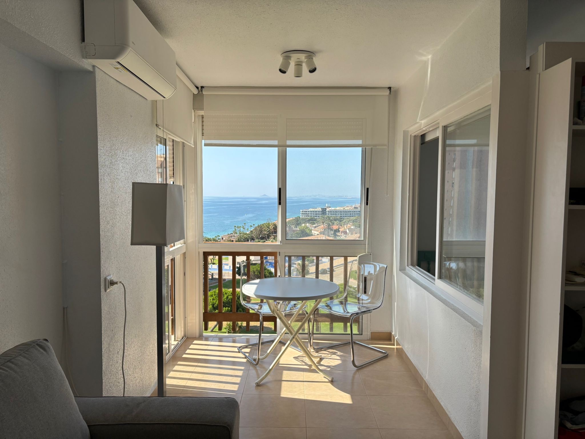 Impresionantes vistas al mar en apartamento en Campoamor — imagen 1 de 11